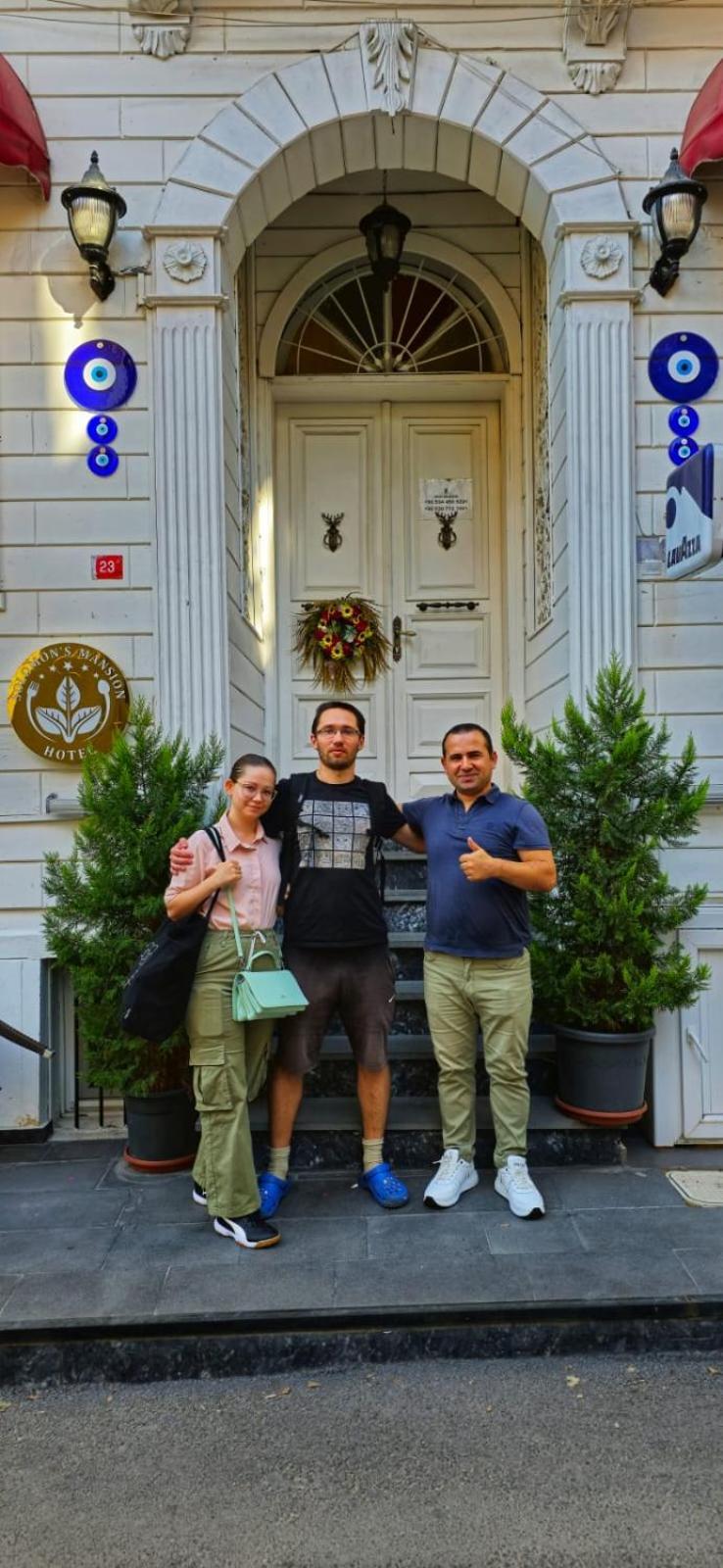 Hotel Solomon's Mansion *