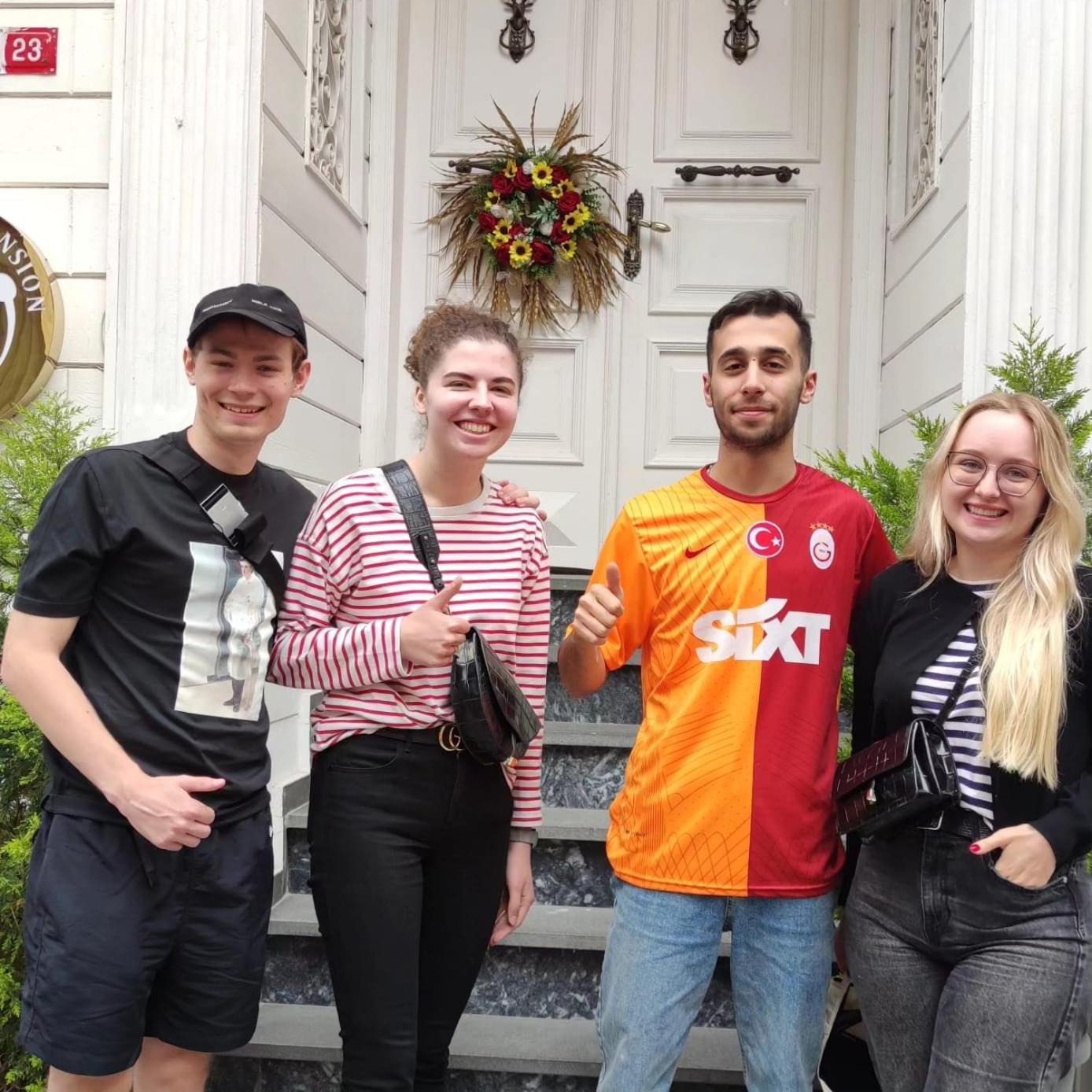 Solomon's Mansion Hotel *